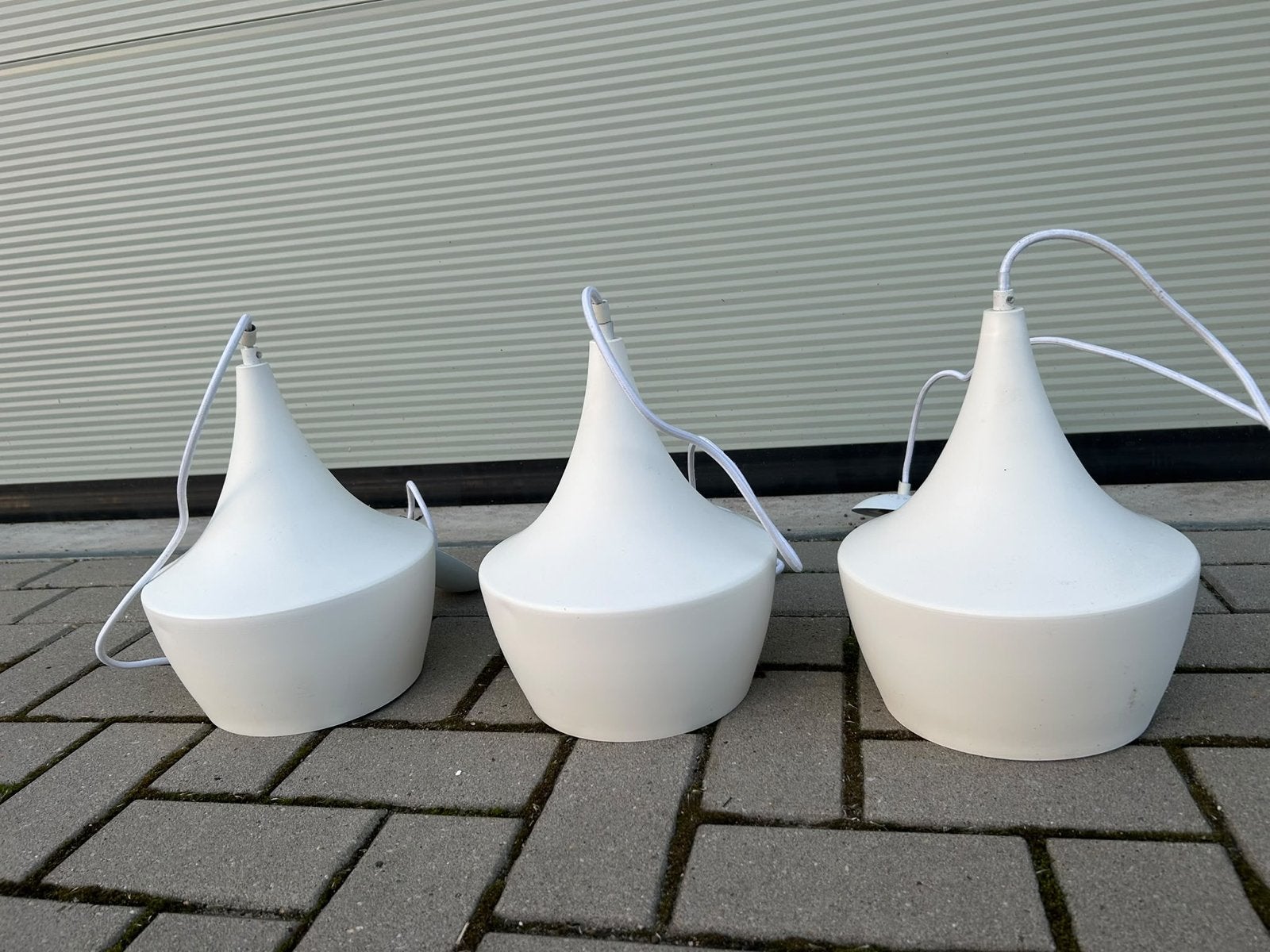 3 Witte hanglampen met gouden binnenkant, Huis en Inrichting, Ophalen of Verzenden, Gebruikt, Metaal