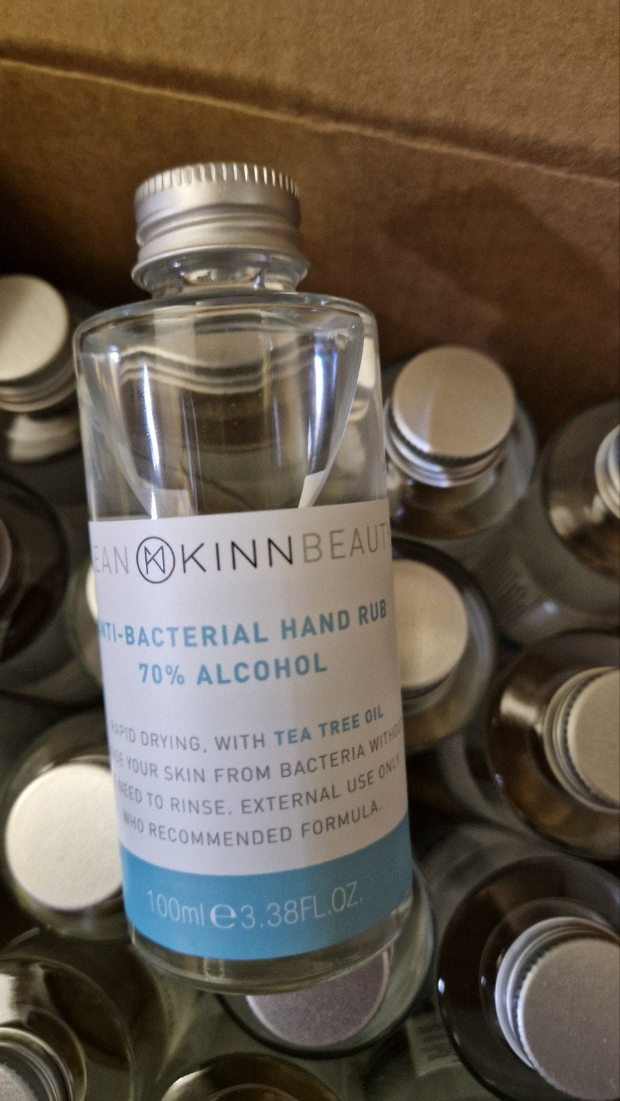 Kinn anti bacterial hand sanitizer met tea tree olie., Ophalen of Verzenden, Nieuw, Overige typen