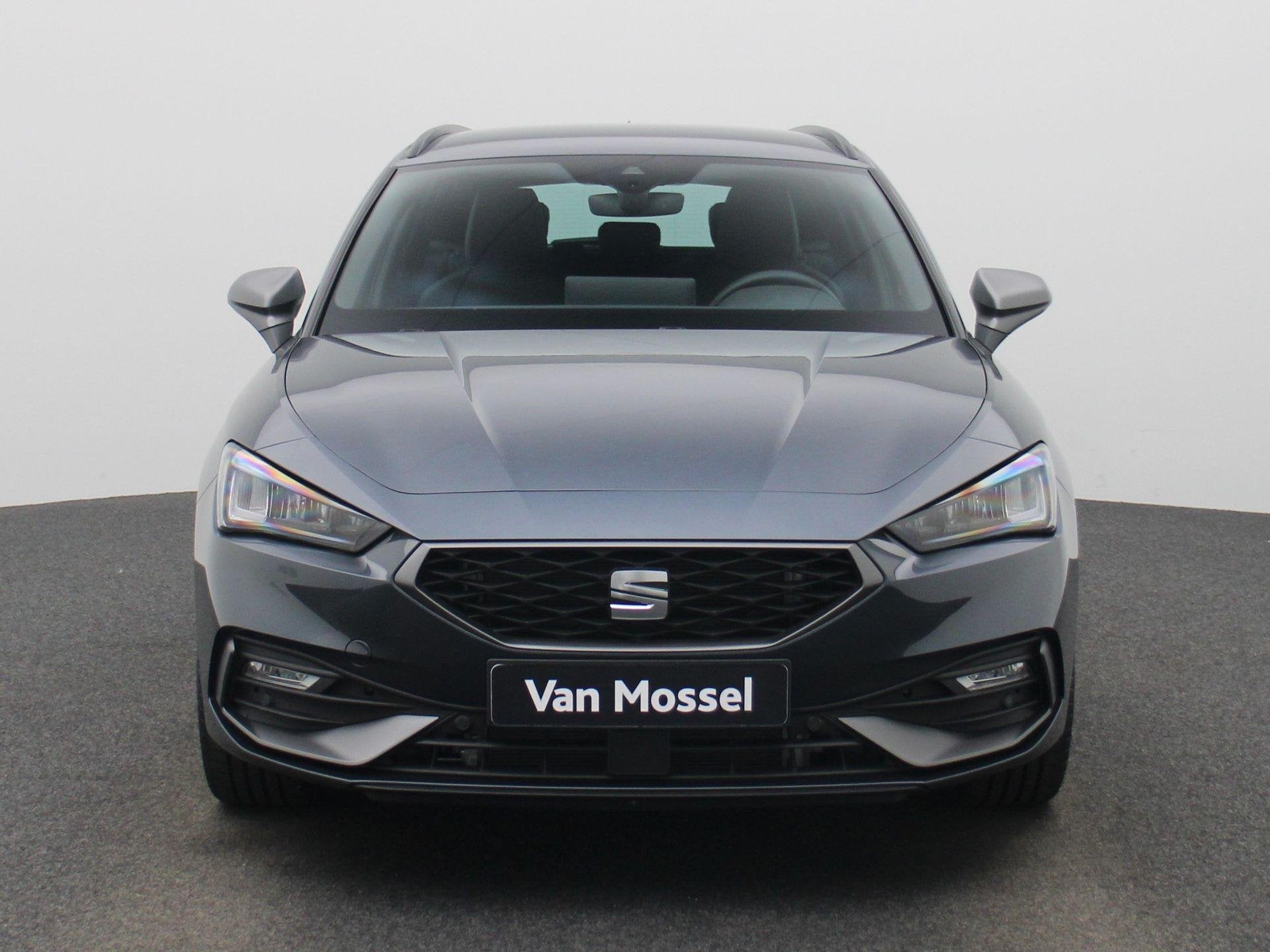 SEAT Leon Sportstourer 1.5 TSI e-Hybrid FR PHEV First Editio, Auto's, Dealer onderhouden, Stof, 4 cilinders, Nieuw