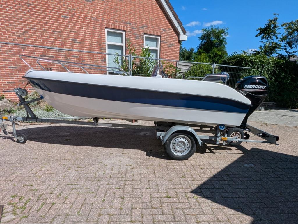 Stijlvolle boot met 25pk EFI motor en trailer, Ophalen, Benzine, Elektrische start