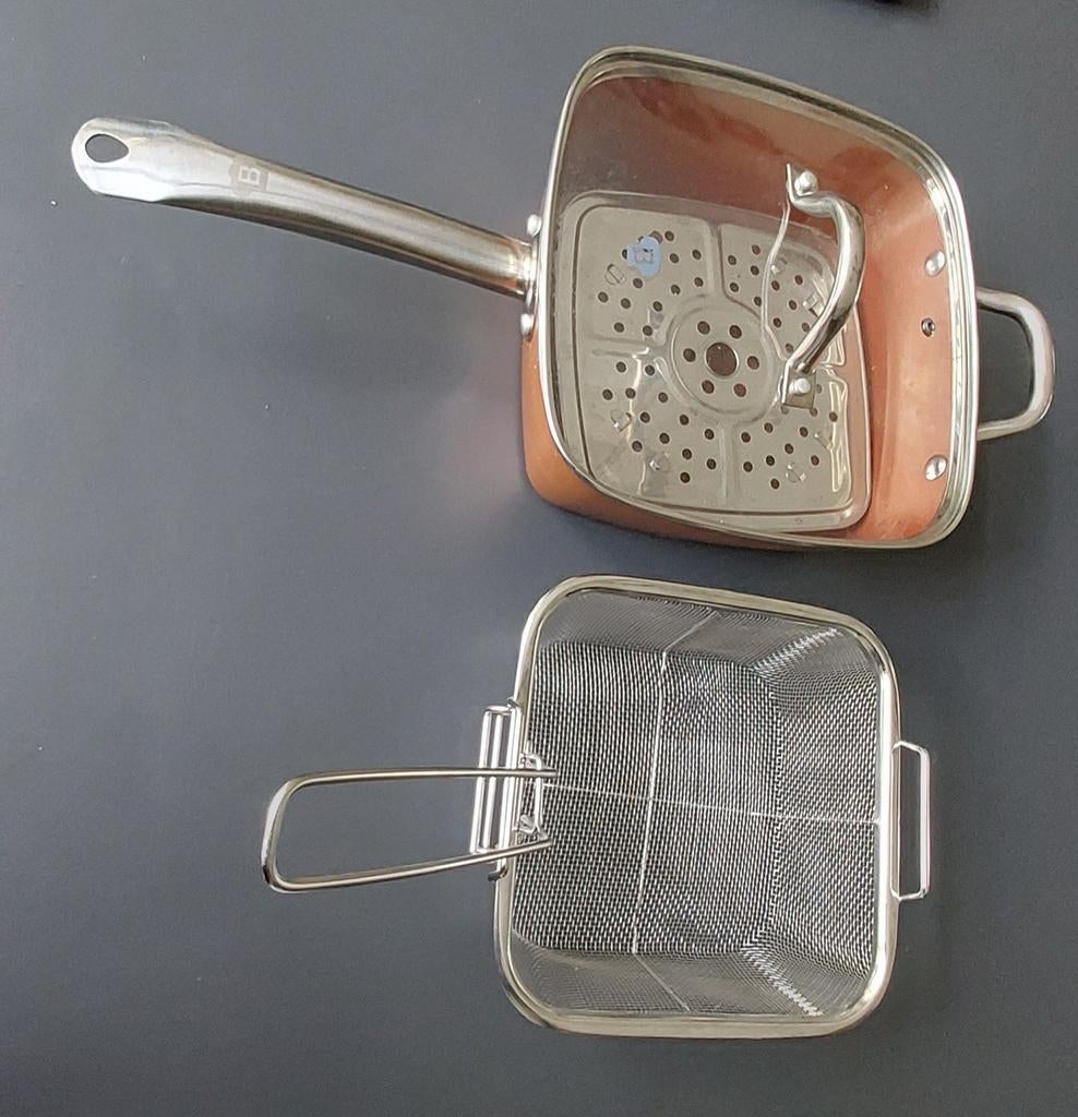 Koperkleurige vierkante pan met stoom- en frituurmand., Gebruikt, Aluminium, Ophalen of Verzenden, Keramische plaat