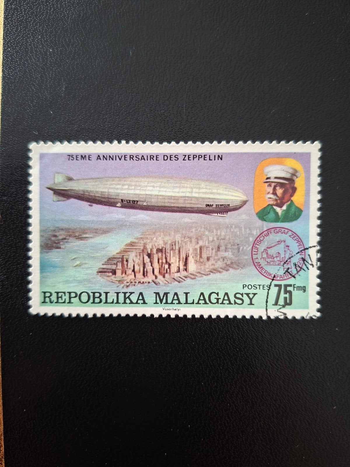Malagasy postzegel 75 jaar Zeppelin, gestempeld, Ophalen of Verzenden, Gestempeld, Vliegtuigen
