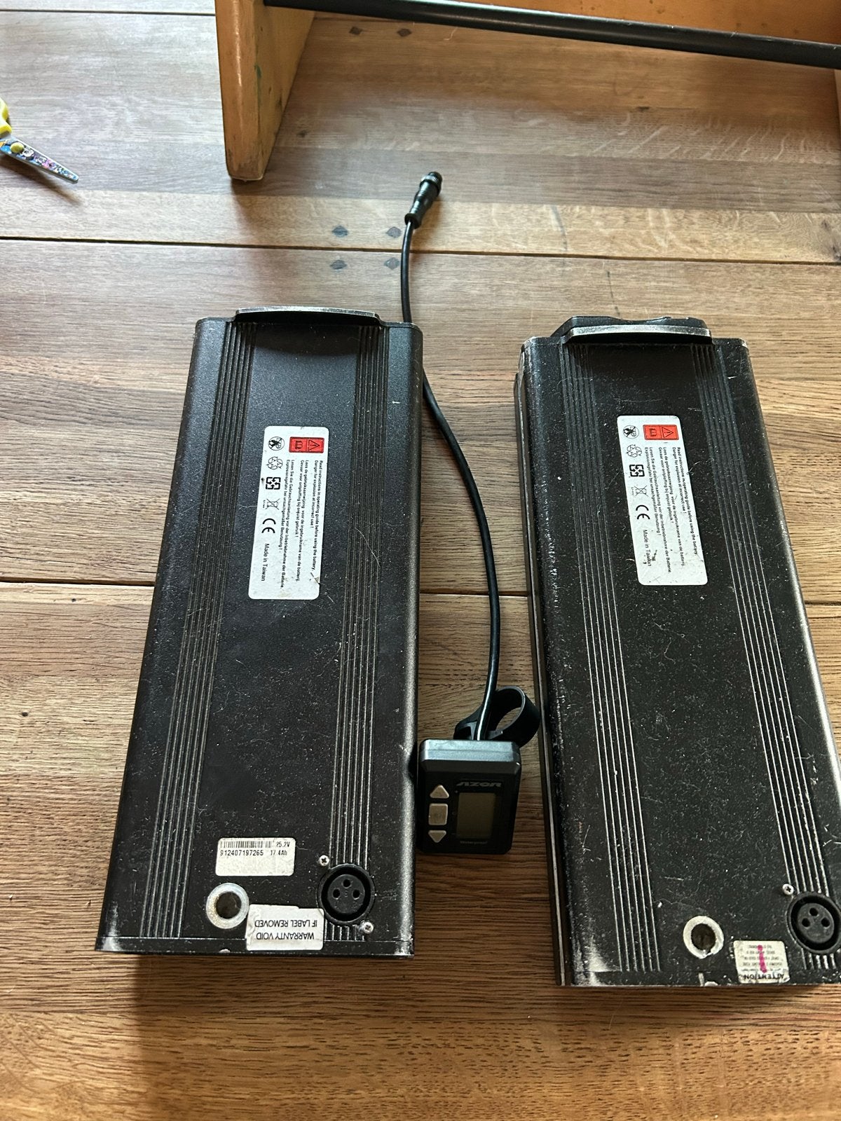 Azor E-bike accu's (2 stuks) - één gereviseerd, Ophalen of Verzenden, Gebruikt