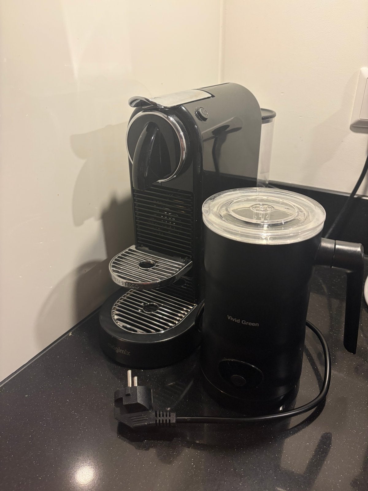 Nespresso Magimix M195 CN met Vivid Green melkopschuimer, Witgoed en Apparatuur, Ophalen, Espresso apparaat, Zo goed als nieuw