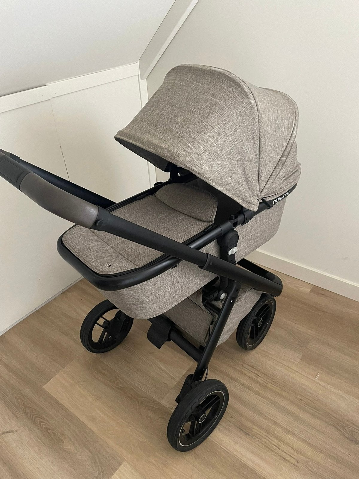Dubatti One E6 kinderwagen - met complete accessoires, Ophalen, Zo goed als nieuw, Overige merken, Luchtbanden