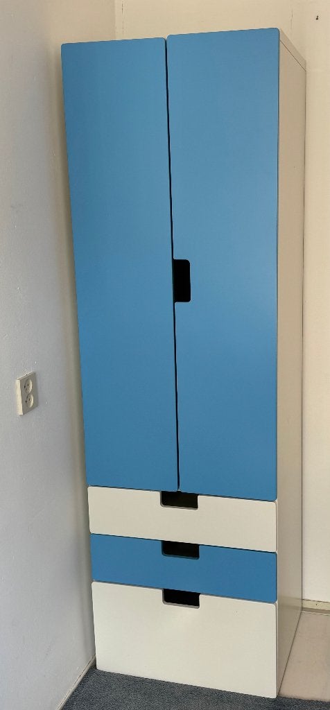 Ikea kledingkast en ladekast lichtblauw-wit, Kinderen en Baby's, Kinderkamer | Commodes en Kasten, Ophalen, Gebruikt, 50 tot 70 cm