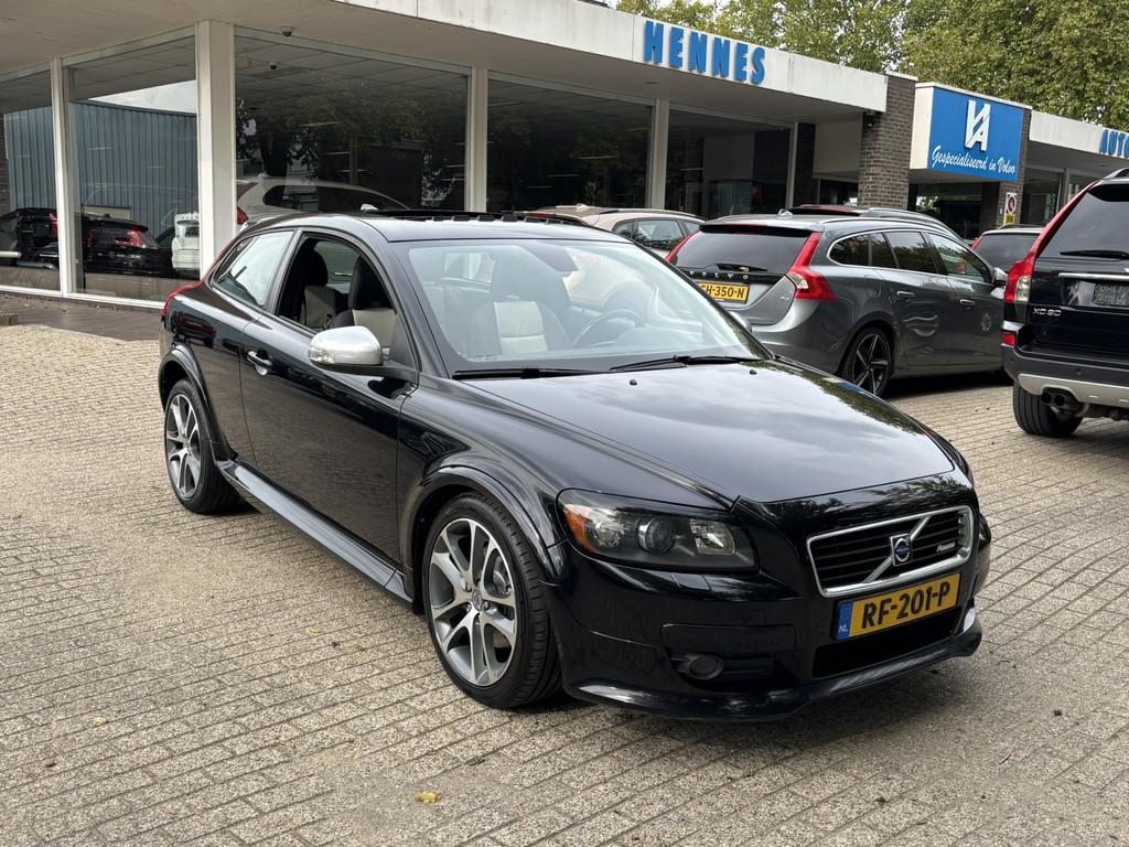 Volvo C30 2.4i 170pk Aut R-Design Schuifdak BTW voordeel €, Auto's, Gebruikt, 700 kg, 4 stoelen, Zwart