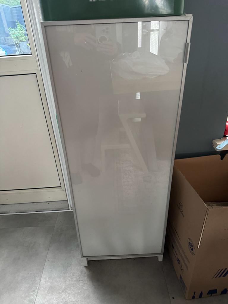 2x IKEA Billy kast met deur, Ophalen, Minder dan 50 cm, Gebruikt, 100 tot 150 cm