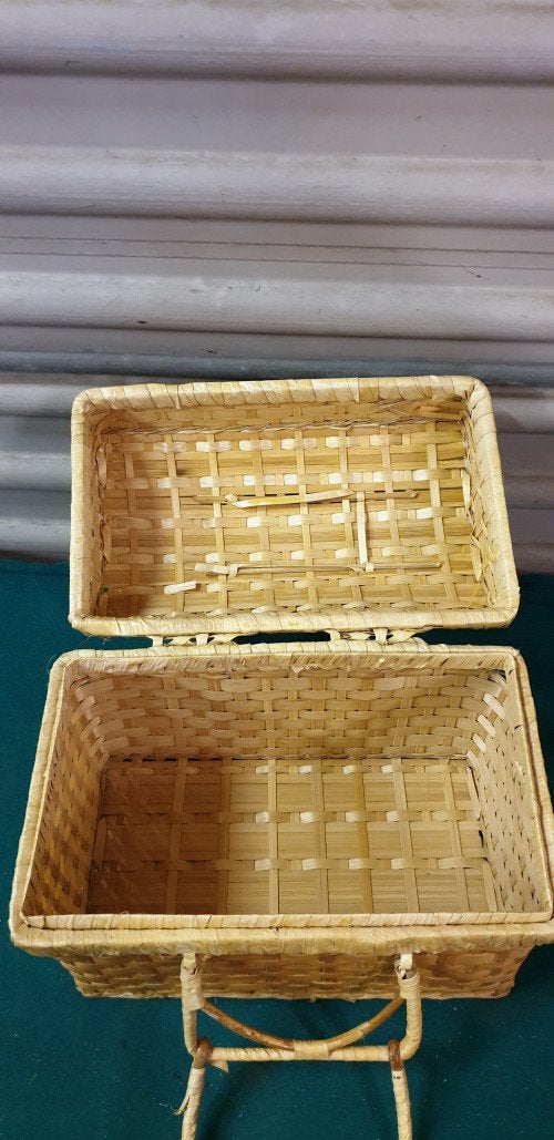 rieten mandje met klep, Ophalen of Verzenden, 'T Olde Gre-j, Info@toldegrej.nl, Endepoelstraat 20f Didam