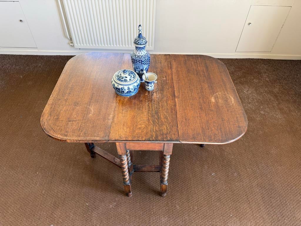 Antieke hangoortafel met gedraaide poten, Antiek en Kunst, Ophalen