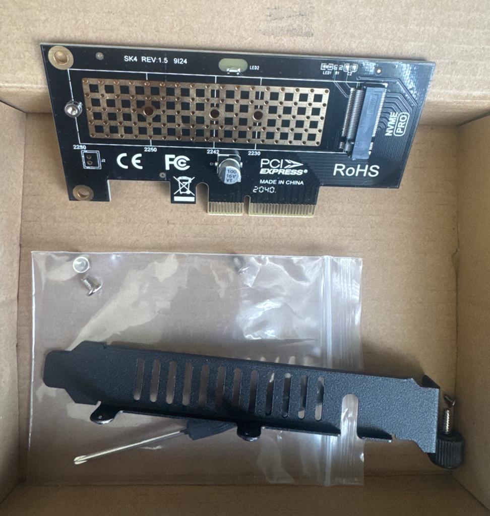 AMPCOM PCI-E X4 Adapter SK4 NVMe SSD M.2 naar PCIe, Computers en Software, Harde schijven, Ophalen, Nieuw