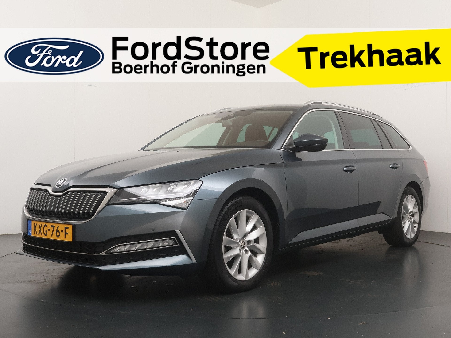 Skoda Superb Combi 1.4 TSI iV 218pk Business Edition | Trekh, Auto's, 12 maanden, Stof, Gebruikt, 4 cilinders