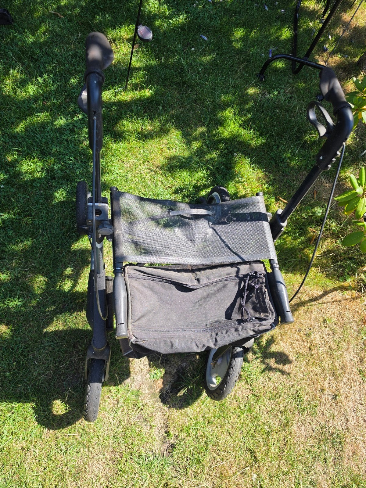 te koop een opvouwbaar rollator met grote wielen, Diversen, Rollators, Ophalen, Opvouwbaar, Gebruikt