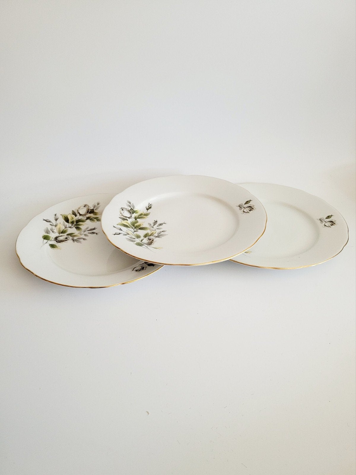 izgs set van 3 brocante borden bordjes met bloemen, Ophalen of Verzenden