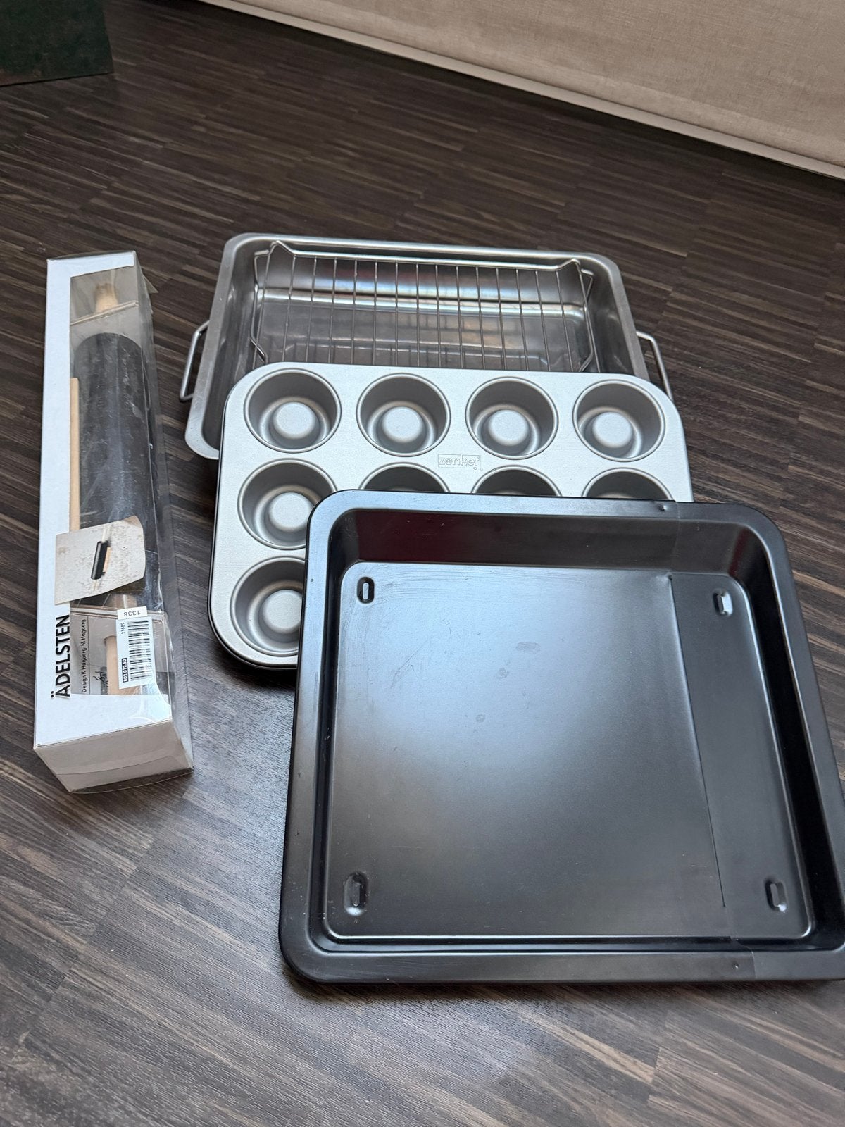 Bakgerei set: braadslede, muffinvorm, bakplaat, deegroller, Overige typen, Zilver, Ophalen of Verzenden, Zo goed als nieuw