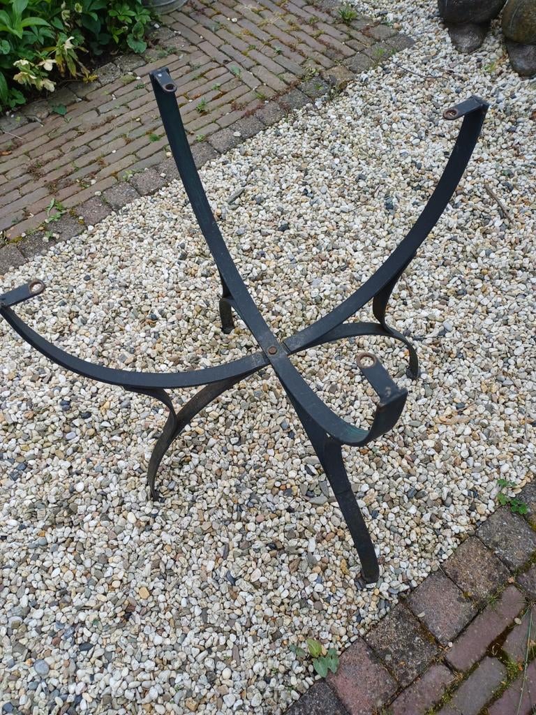 Ijzeren tafel onderstel., Ophalen, Rechthoekig, Metaal