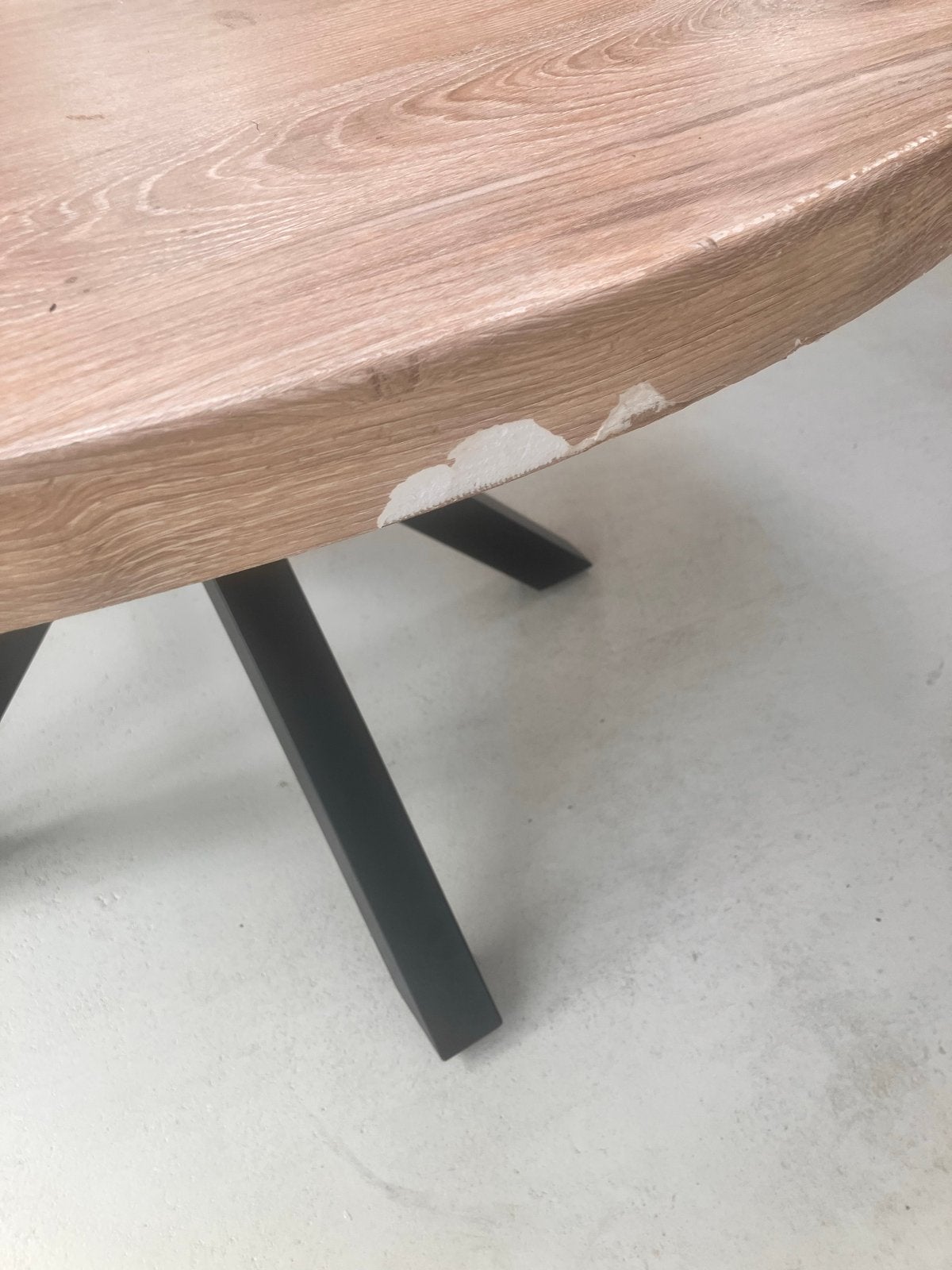 Ronde eettafel met beschadigingen, Ophalen, Gebruikt, 100 tot 150 cm, Rond