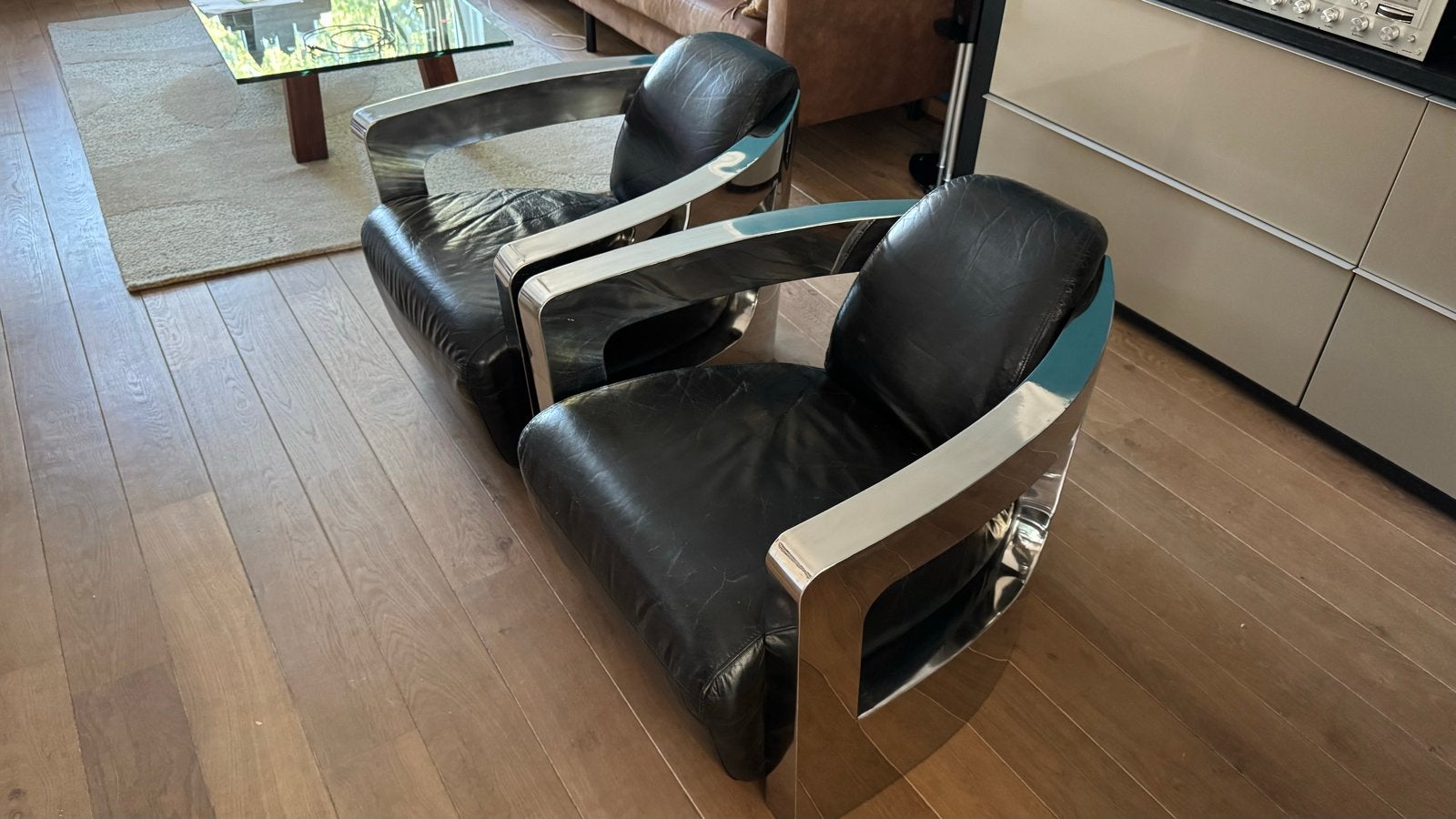Set van 2 Timothy Oulton Mars Mk3 Fauteuils – Design Iconen, Huis en Inrichting, Stoelen, Ophalen, Gebruikt, Twee, Zwart