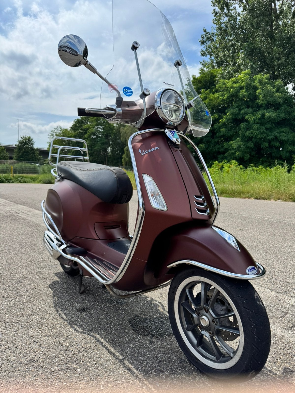 Vespa Primavera 50 cc – 50th Anniversary Limited Edition, Fietsen en Brommers, Ophalen, Gebruikt, Overige modellen, Benzine