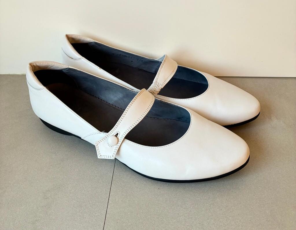 VABEENA INSTAP MT:44 K, Kleding | Dames, Schoenen, Zo goed als nieuw, Instappers, Wit, Verzenden