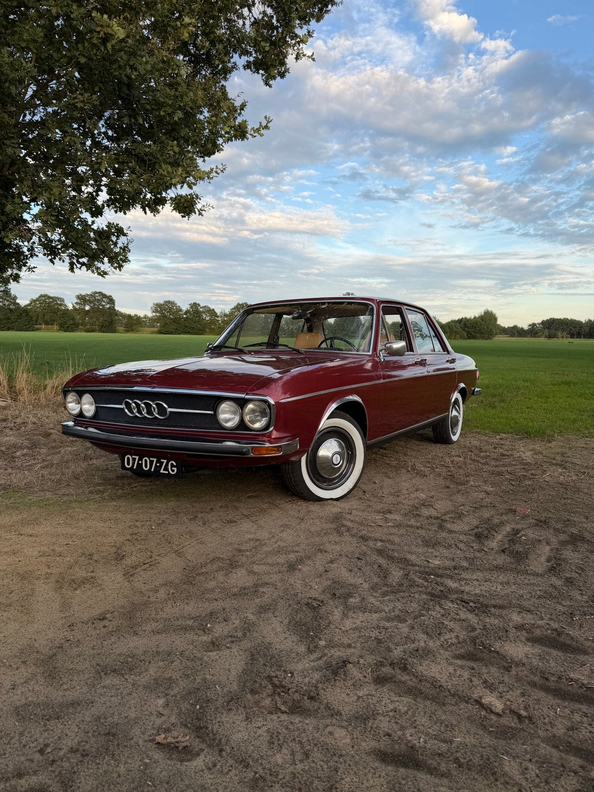 Audi 100 1.9 GL 1973 oldtimer Automaat Uniek! NL auto!, Auto's, 1350 kg, 4 cilinders, Origineel Nederlands, 550 kg