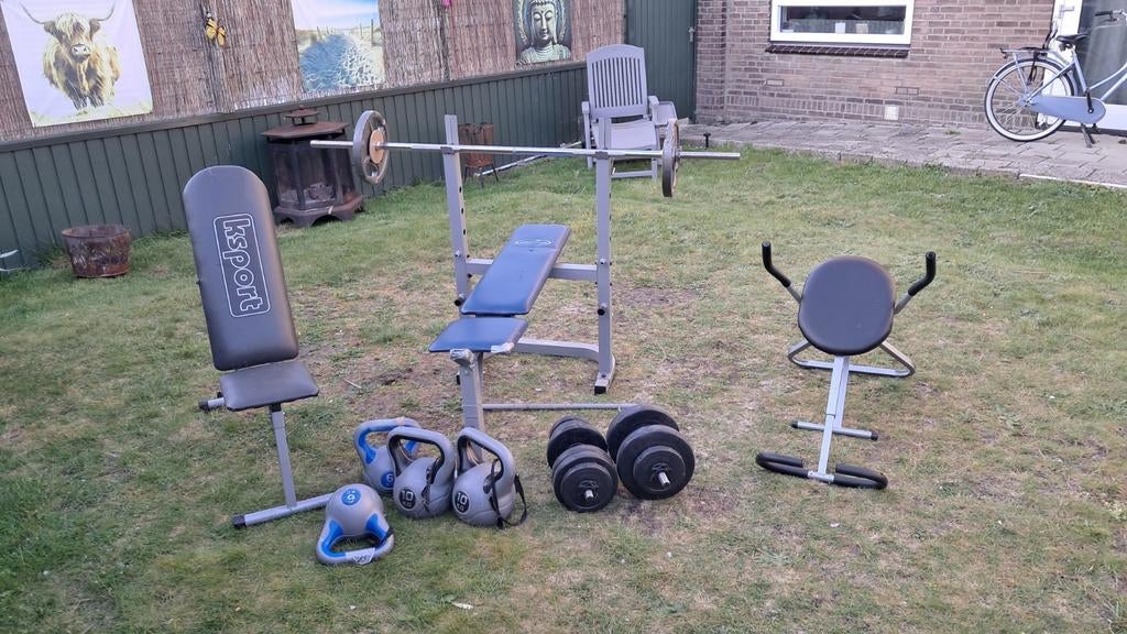 Complete Fitness Set: Bank, Halters, Kettlebells, Buikspier, Sport en Fitness, Fitnessmaterialen, Ophalen, Gebruikt, Benen, Fitnessbank