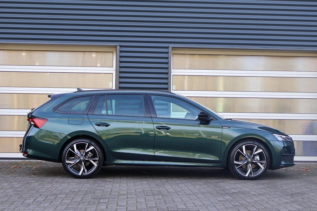 Skoda Octavia Combi 1.5 TSI 150pk MHEV Sportline Tour | 19", Auto's, Skoda, 1498 cc, Euro 6, 4 cilinders, Leder en Stof