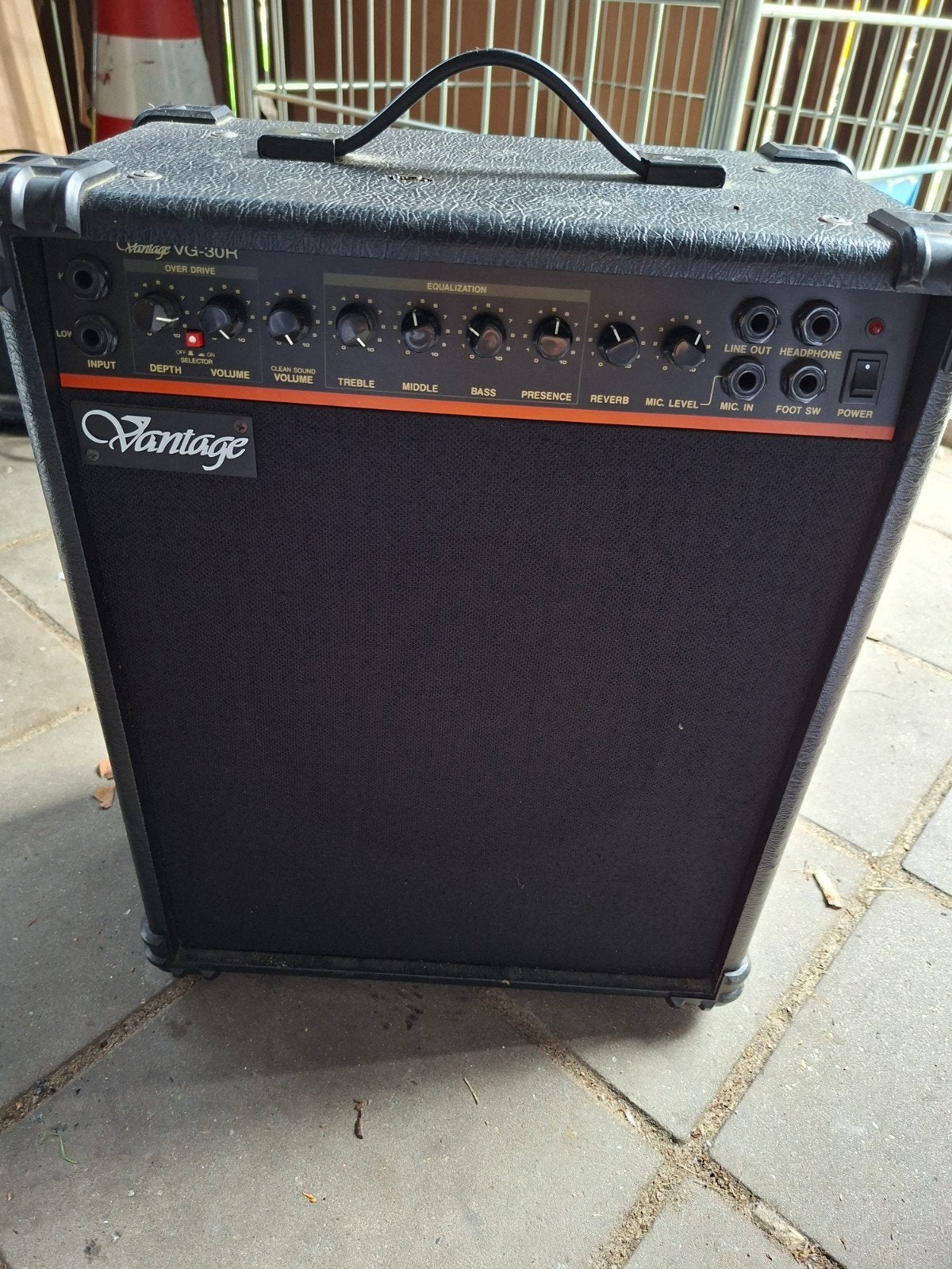 Vantage VG-30H Gitaarversterker met stroomkabel, Ophalen, Gebruikt, Gitaar, Minder dan 50 watt