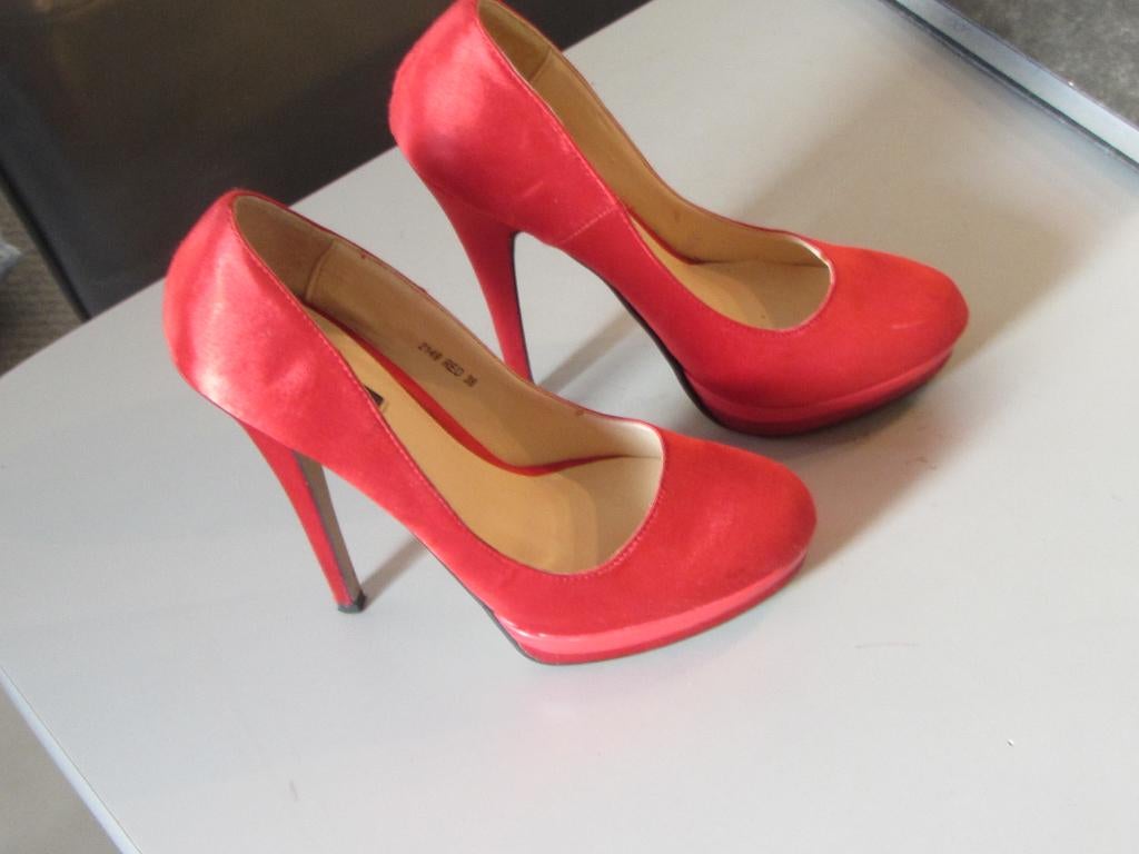 rode pumps higheels maat 38, merk Jumex, Kleding | Dames, Schoenen, Ophalen of Verzenden, Zo goed als nieuw, Rood, Pumps