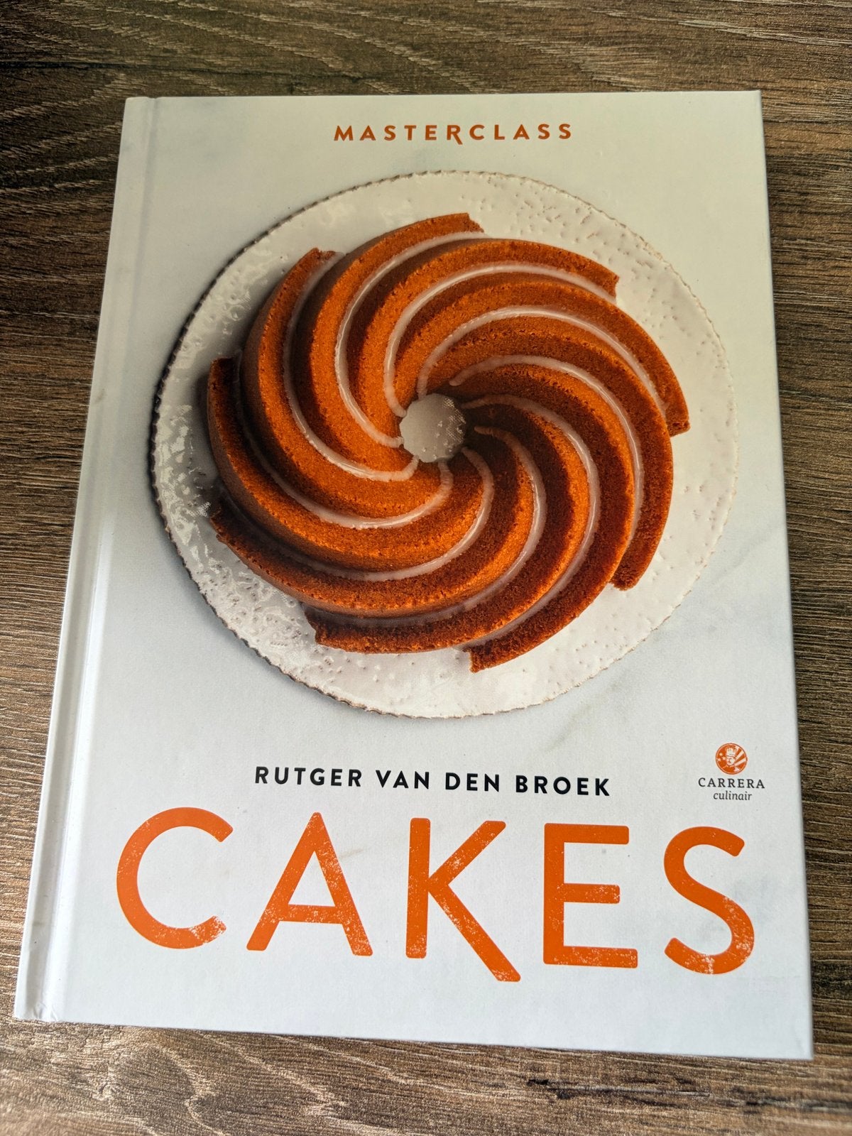 Masterclass Cakes Kookboek - Rutger van den Broek, Ophalen of Verzenden, Zo goed als nieuw, Taart, Gebak en Desserts