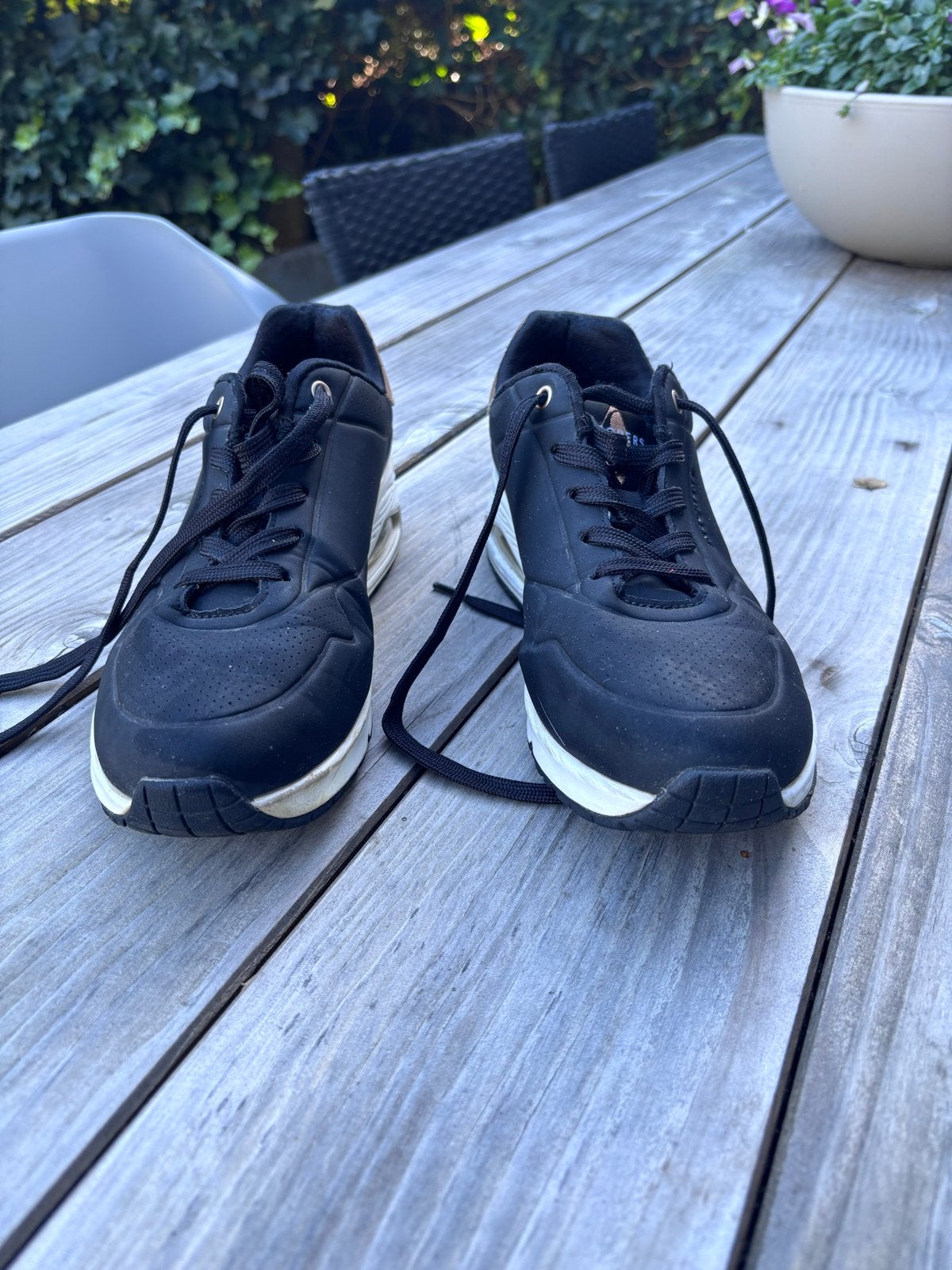 Skechers sneakers zwart met goud - Maat 38, Ophalen of Verzenden, Gedragen, Zwart, Sneakers of Gympen