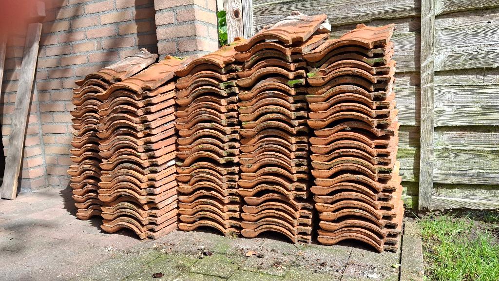 Gratis 100 Jac. Laumans Reuver dakpannen, Ophalen, Gebruikt, Steen of Klei, 5 tot 10 m²