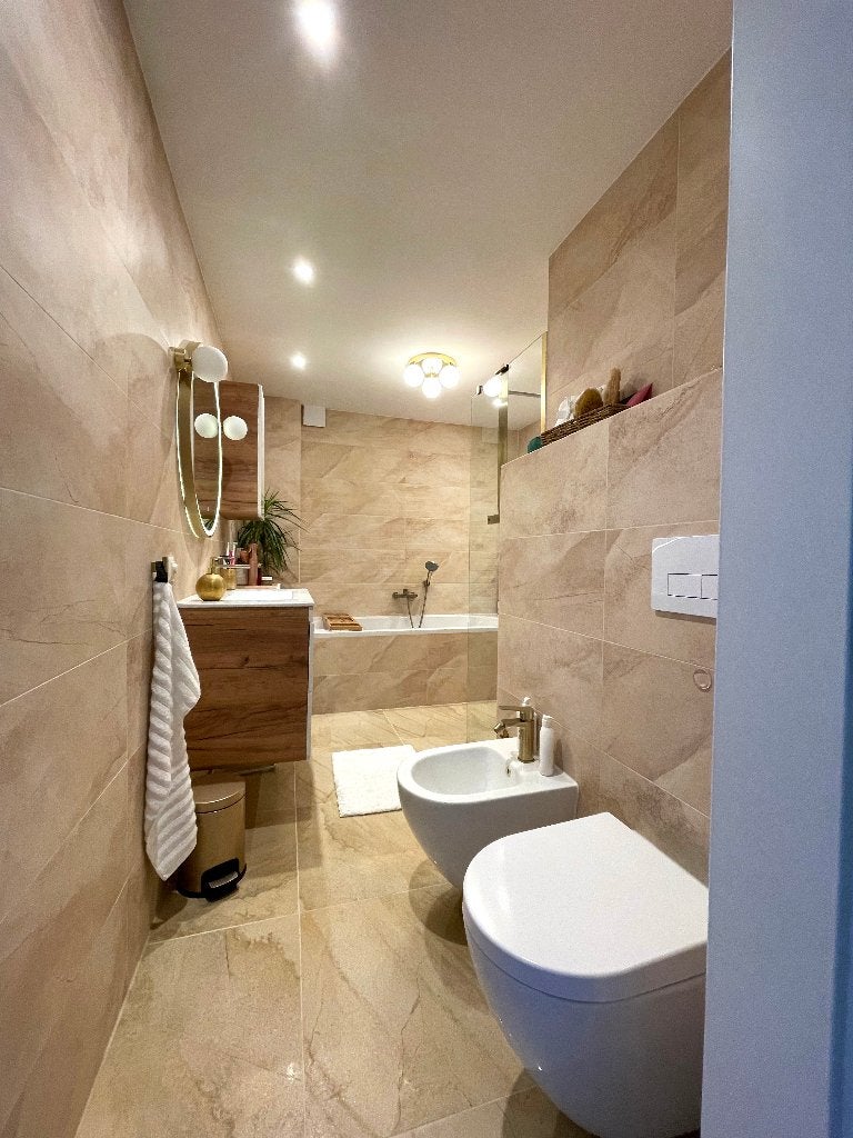 Badkamer - Van verouderd naar luxueus en perfect afgewerkt, Diensten en Vakmensen, Aannemers, Garantie, Nieuwbouw of Opbouw