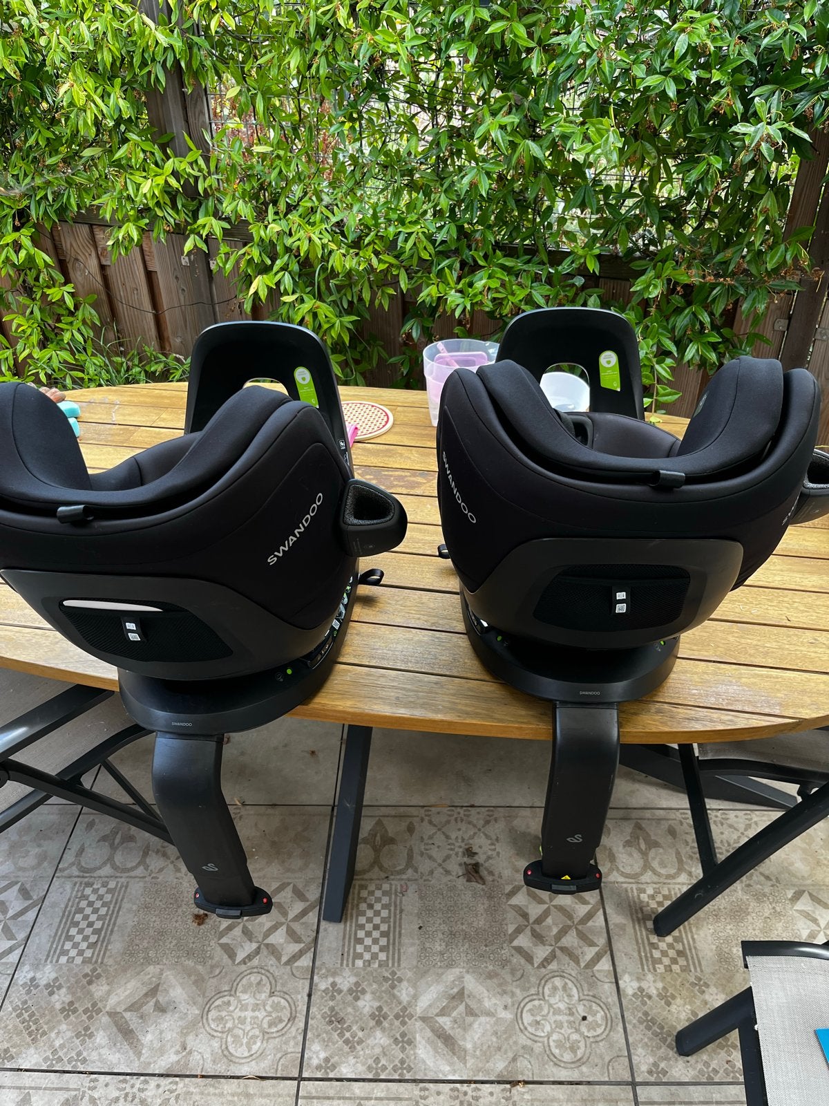Zwarte Swandoo autostoel met Isofix (2 stuks beschikbaar), 0 t/m 18 kg, Verstelbare rugleuning, Zo goed als nieuw, Isofix
