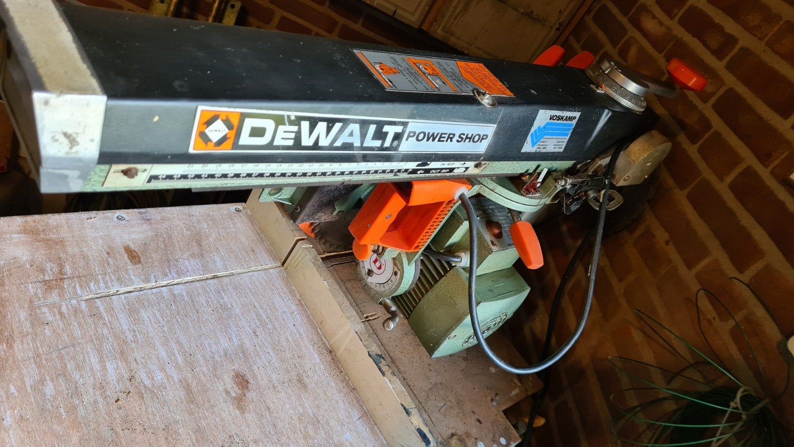 dewalt afkortzaag, Ophalen