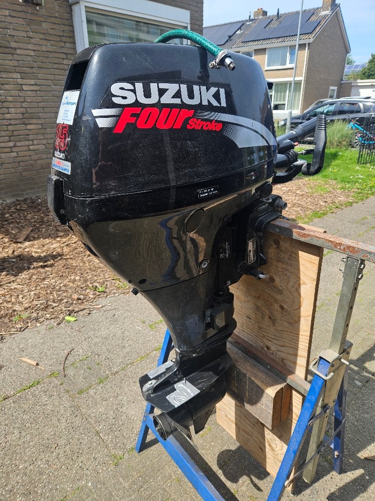 Buitenboord motor 15 pk suzuki fourstroke, Watersport en Boten, Buiten- en Binnenboordmotoren, Ophalen, 10 tot 30 pk, Viertaktmotor