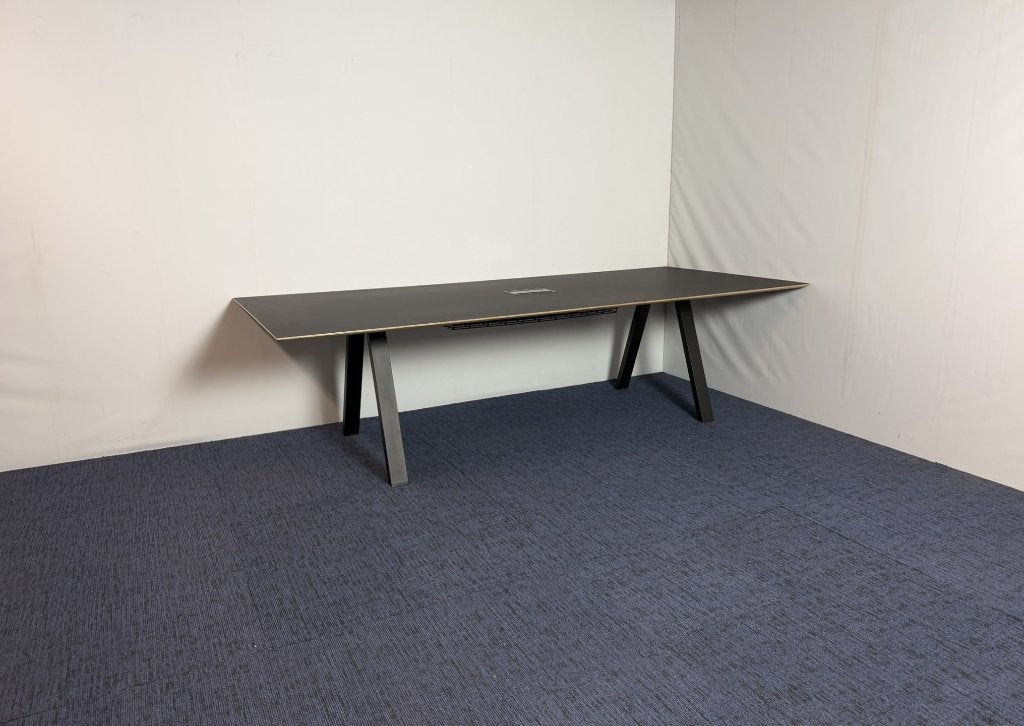Vergadertafel Ahrend Aero, zwart, 280 x 120 cm.