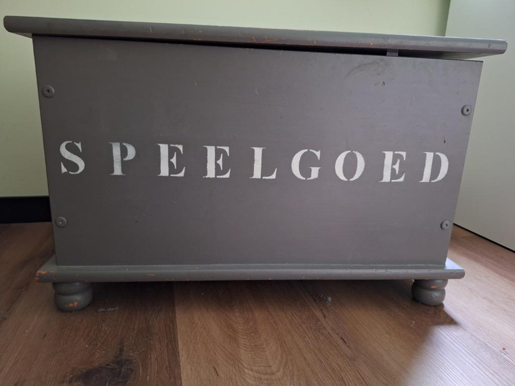 Speelgoedkist grijs met opdruk - 70x44x40 cm, Ophalen of Verzenden, Gebruikt