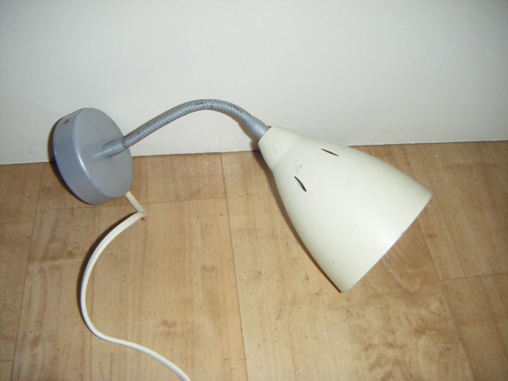 Zachtgele vintage spot,metalen kap,geperforeerd,retro, Ophalen of Verzenden