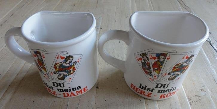 2 Duitse Kaartspel bekers / mokken, aparte vorm, Verzamelen, Speelkaarten, Jokers en Kwartetten, Ophalen of Verzenden, Gebruikt
