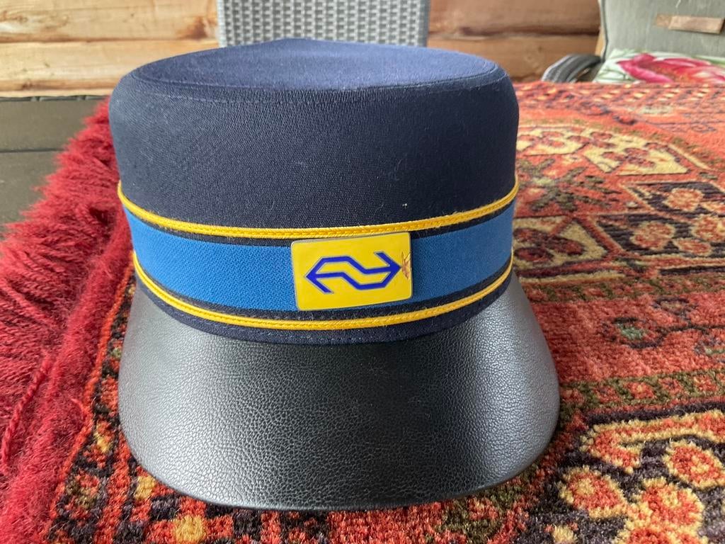 HOOFD CONDUCTEURS PET ( 57 )., Ophalen of Verzenden, Zo goed als nieuw, Trein, Overige typen