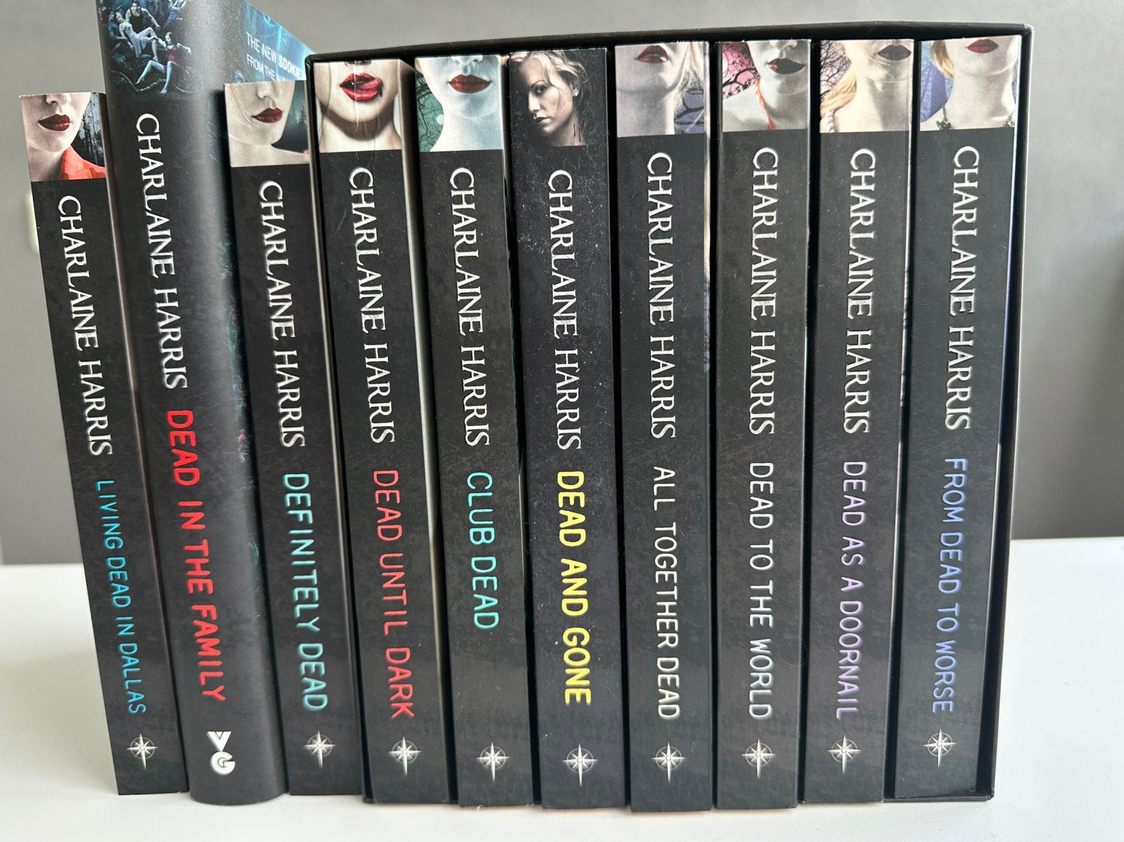 Boeken serie TRUEBLOOD - English, Cd's en Dvd's, Dvd's | Tv en Series, Alle leeftijden, Ophalen, Zo goed als nieuw