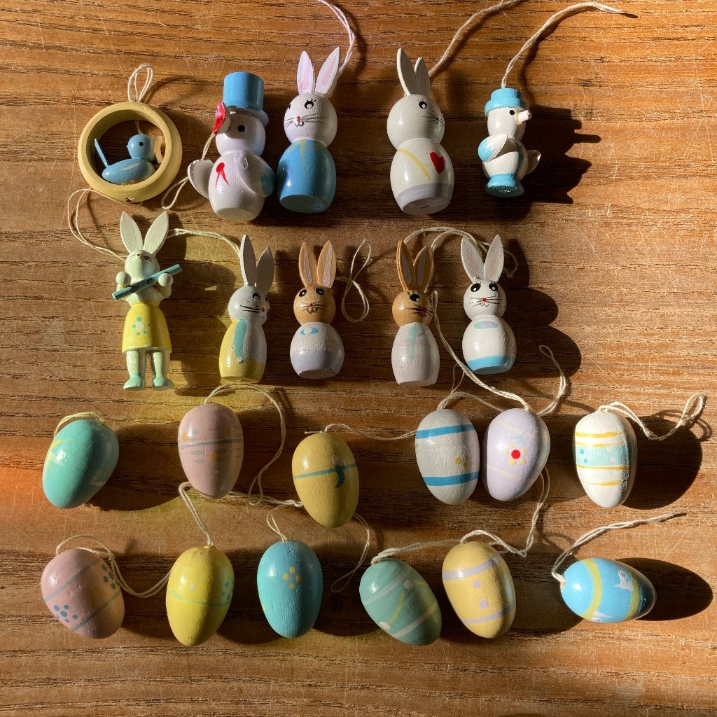 22 Vintage paashangers houten pasen hout hanger, Diversen, Ophalen of Verzenden, Zo goed als nieuw