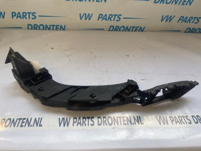 Koplampframe links van een Volkswagen Polo