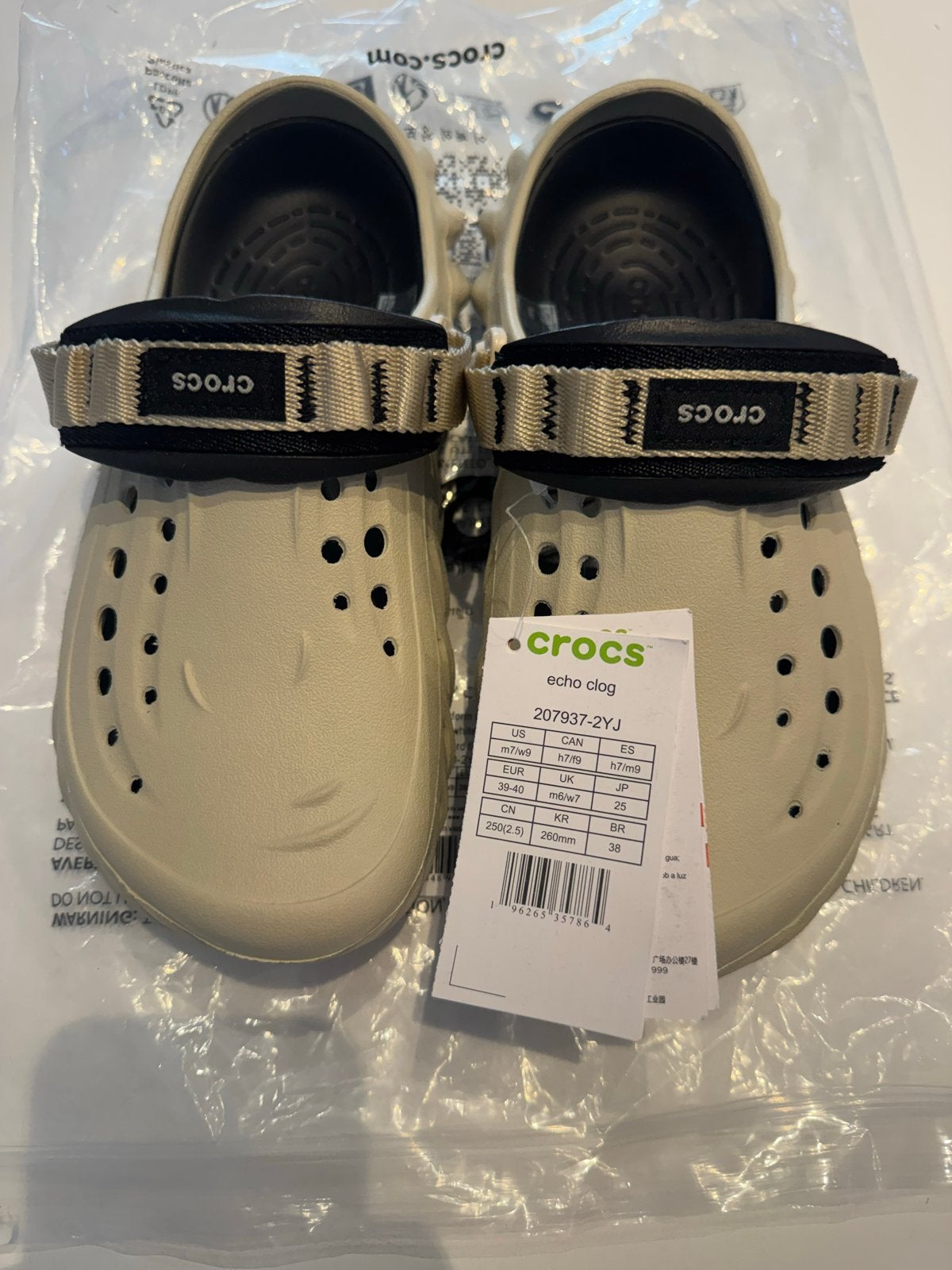 Nieuwe Crocs Echo Clog - Maat 39 - Te Groot Gekocht, Ophalen of Verzenden, Nieuw, Beige, Slippers