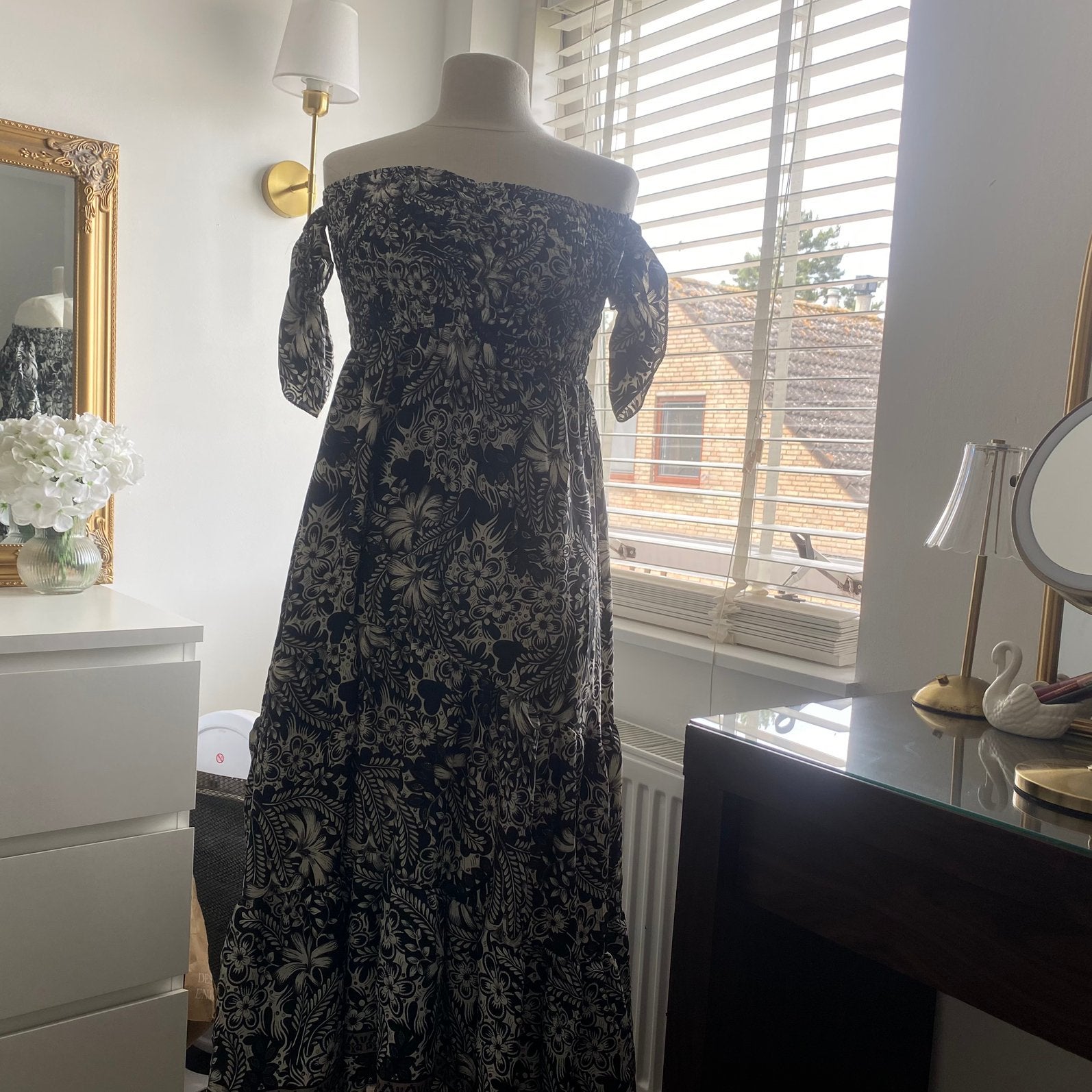 Piti Cuiti Zomerse Off-Shoulder Maxi Jurk met Bloemenprint, Kleding | Dames, Jurken, Zwart, Maat 42/44 (L), Ophalen of Verzenden