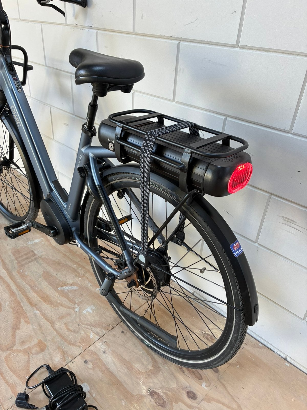 Foto 5 van Qwic Premium MN380 elektrische fiets Dames 53