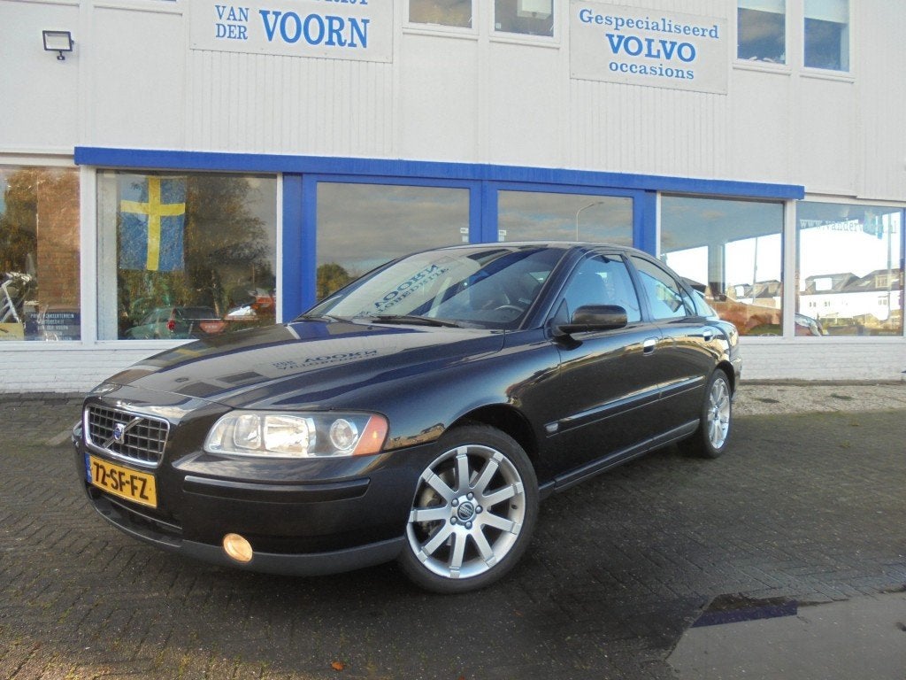 Volvo S60 2.4 D5 MOMENTUM,SPACEBAL 5-BAK,LM 17 INCH, TREKH,, Voorwielaandrijving, 1458 kg, Gebruikt, Origineel Nederlands