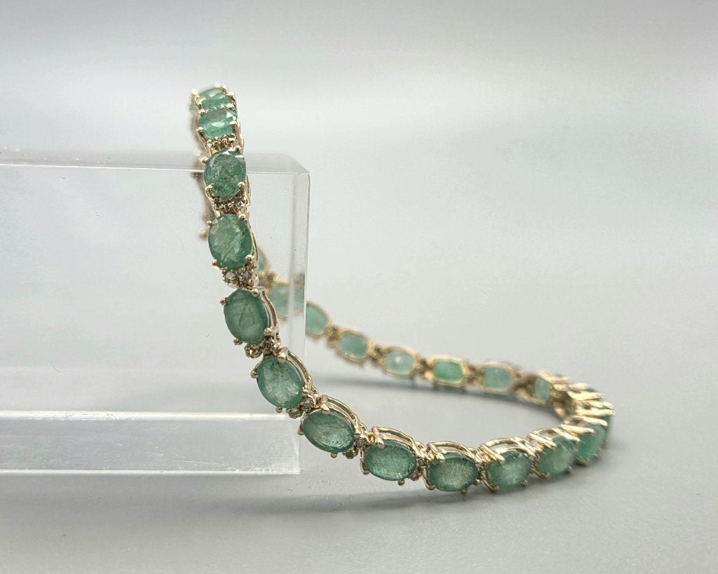 Gouden vintage armband met smaragd en diamanten. 2026/565, ., Ophalen of Verzenden, Zo goed als nieuw, .