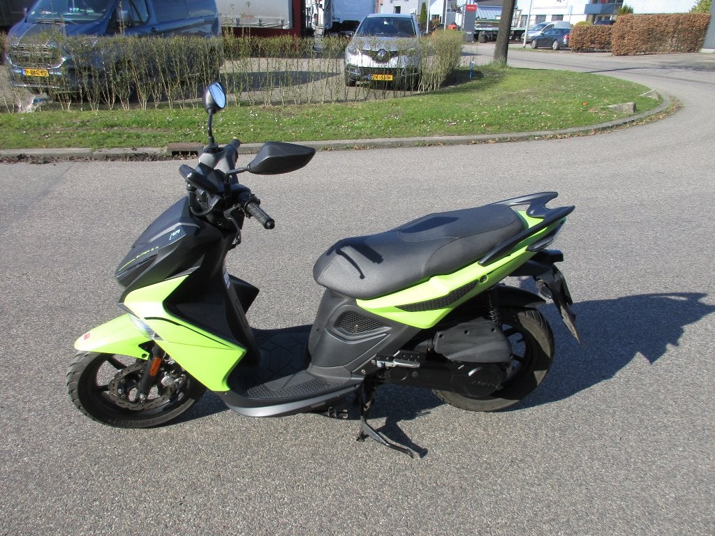 kymco Super 8 zeer mooi en goed met lage km stand, Kymco, Maximaal 45 km/u, Onbekend, Ophalen of Verzenden